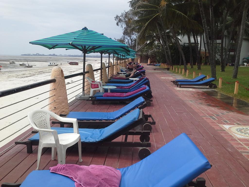 Bamburi Beach Hotel Exterior photo